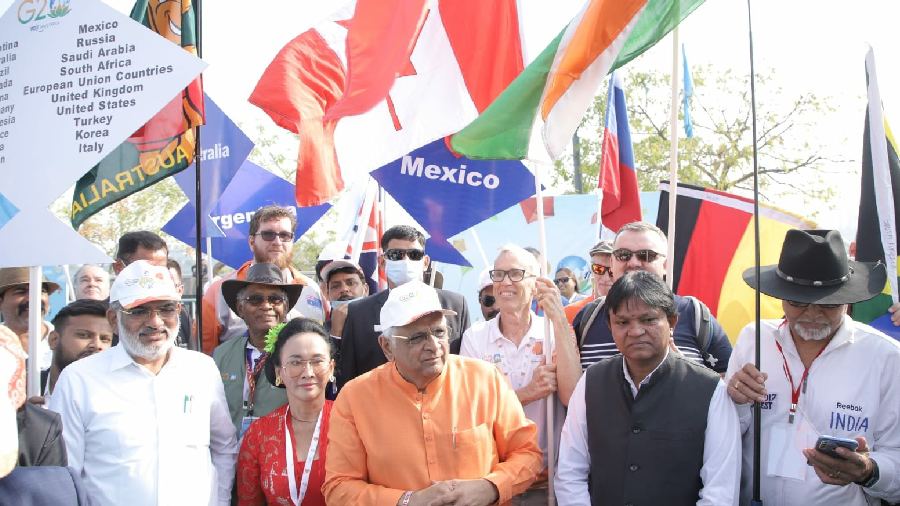 Apart from international participants, 65 kite flyers from 14 states in India and 660 from different parts of the state will also take part in the week-long event, which will culminate on January 14. 