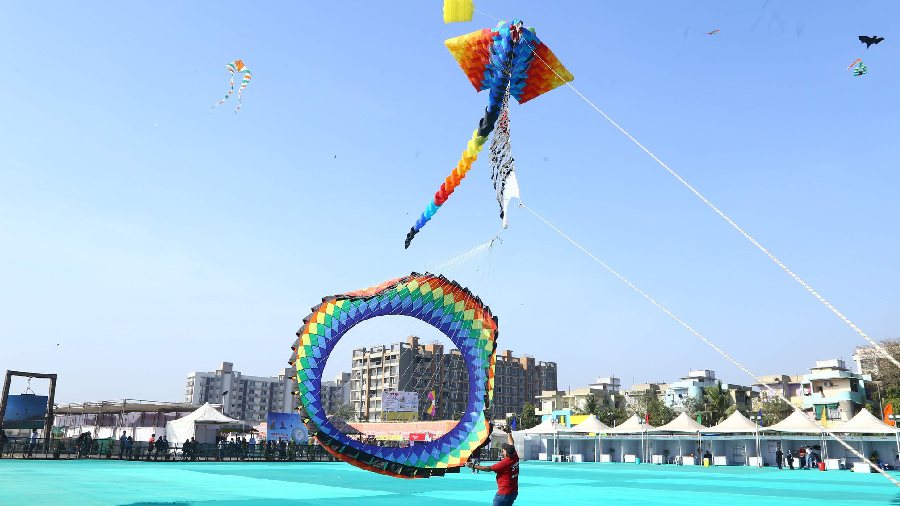 Around 125 kite flyers from 68 countries, 65 from 14 states and more than 660 from various districts of Gujarat are participating in the festival.