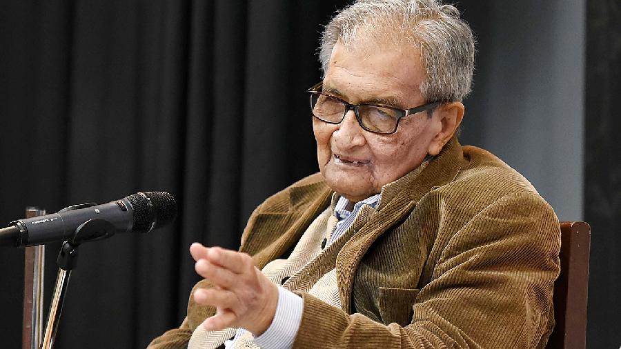 Amartya Sen explains the importance of ‘yukta sadhana’