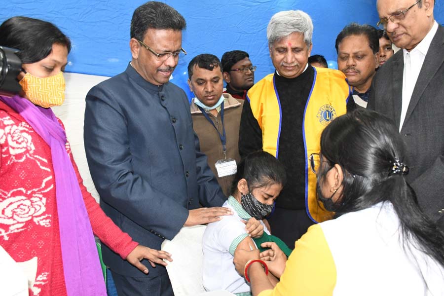 Kolkata mayor Firhad Hakim at a measles and rubella vaccination drive at Chetla Girls’ School on Monday