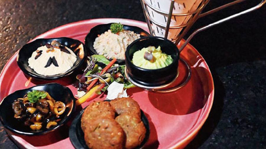 Hammer Mezze Board has something for everyone. After all, it’s all about sharing and eating together.