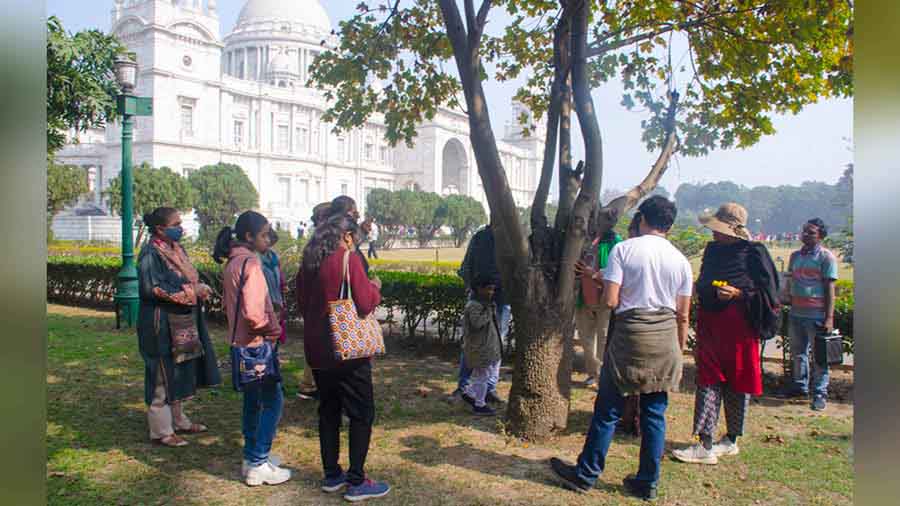 The nature walk continues with Victoria Memorial in backdrop 