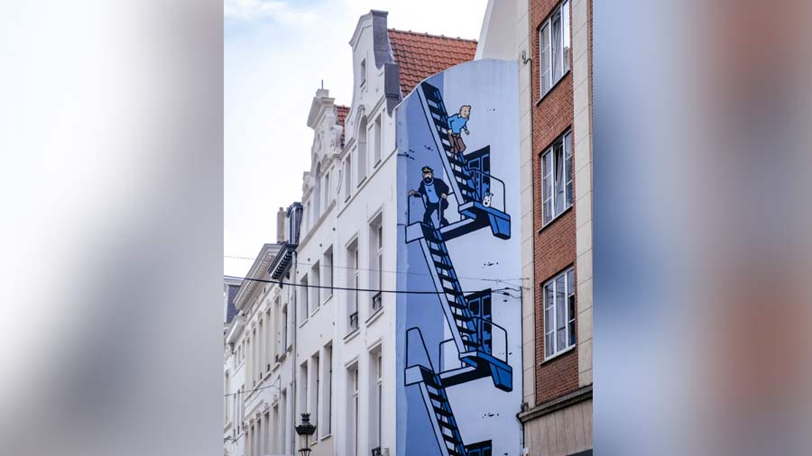 The famous Tintin mural on Rue de l'Etuve depicts a scene from ‘The Calculus Affair’