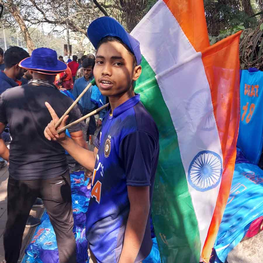 Sandeep Das, 18, travelled all the way from New Barrackpore to help his elder brother sell Indian flags and headbands for the very first time. The Das family is known to sell Indian cricket team merchandise near the Eden Gardens. Standing in a corner around the country's oldest cricket stadium, Das said, ‘Right now, the passion that surrounds me is overwhelming and it makes me happy to add to this feeling.’