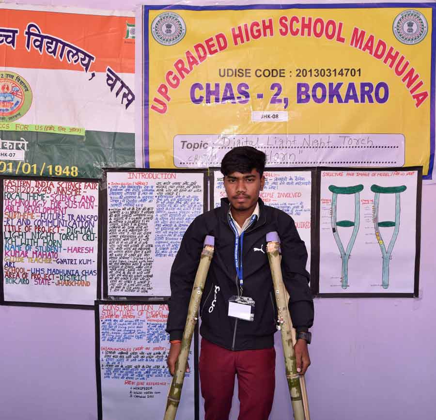 Haresh Kumar Mahato from the Upgraded high School Madhunia, Bokaro prepared a crutch for the physically challenged. “The bamboo crutch has light and horn sensors. The light helps them when it's dark and the horn signals their presence in the crowd.’’ 