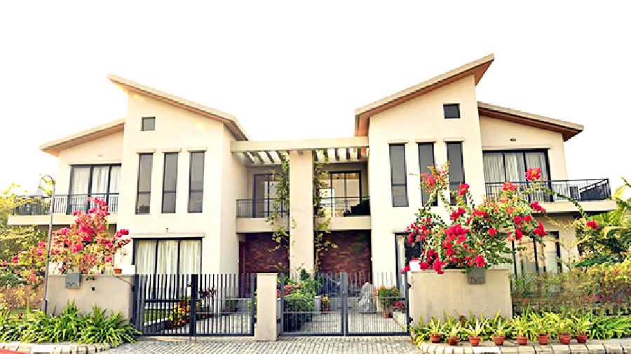 If you have a large family and you are looking for a spacious property that’s no less than your original home then check out this Twin Villa. A magnificent 3BHK villa covering 1,738sq ft with three open terraces, a private garden, an open deck and a dedicated storage space is an address of togetherness.