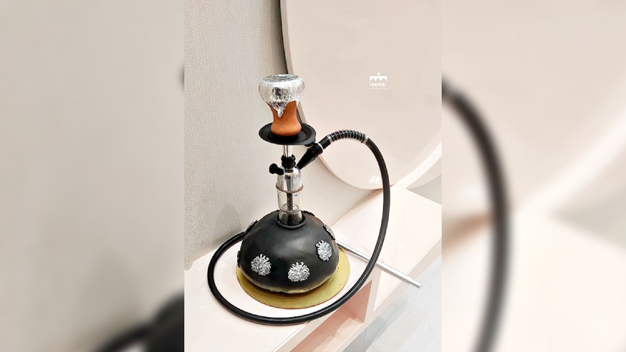 Fully functional hookah: For the hookah lover, Mavin has this sweet delight that is meticulously designed to not only look like a hookah, but even operate like one.