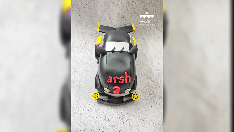 Fully functional remote-controlled car: This cake will certainly make heads turn at your tiny tot’s special event.