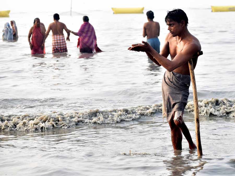 The 10-day festival began on January 8, 2023. Signposts, banners and hoardings written in Hindi have been specially arranged to facilitate large number of Hindi-speaking pilgrims at the Gangasagar Mela