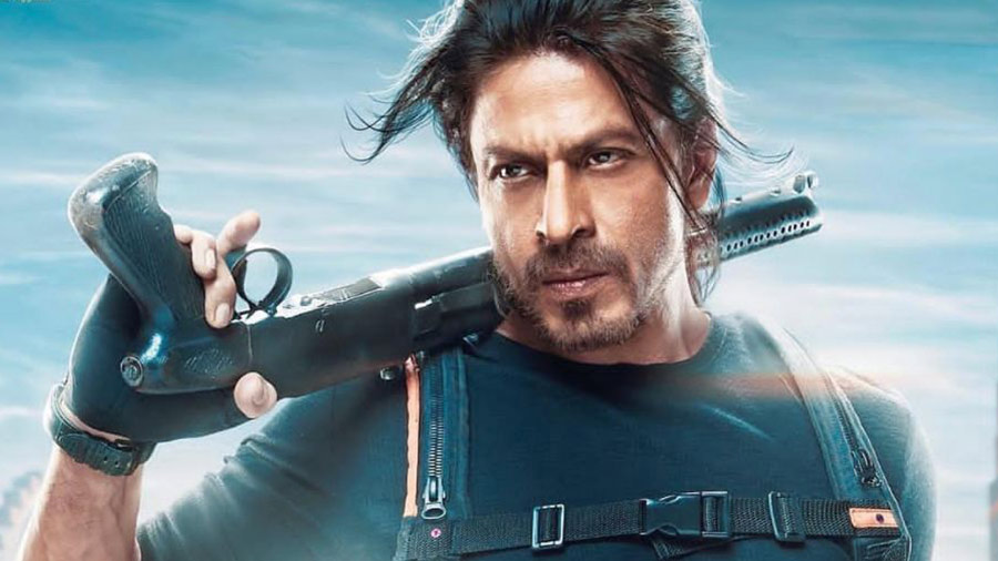 Shah Rukh Khan confirms that ‘Pathaan’ is the first film where he has held more guns than women