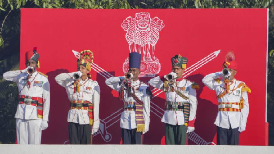 Army Band performs to mark 75th Army Day celebrations. 