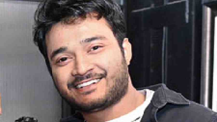 Suhotra Mukhopadhyay, who plays Bapi in Eken Babu Ebar Kolkatay, expressed his joy saying, “This is my second time being Bapi in the Eken Babu franchise and I’m extremely grateful for the way things panned out. The series got immense love and the characters are household favourites. I’m overwhelmed by all the love and appreciation and again immensely grateful.”