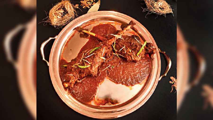 This dish was as regal in taste as it looked. Made with a traditional mix of spices and slow-cooked to perfection, this roast lamb dish, called Raan, was perfectly pairable with parathas as well as rice-based dishes.
