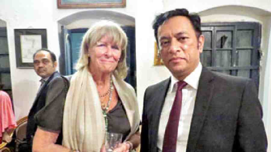 Riazul Islam of the Deputy High Commission of Bangladesh with Antonia Hoogewerf