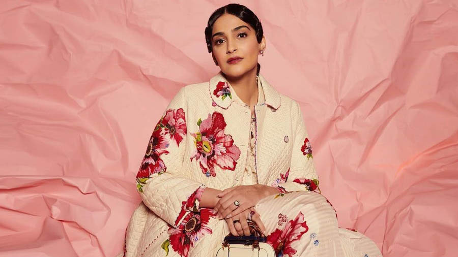 Sonam Kapoor Slays Trench Coat Dress For Dior Autumn-Winter Paris Show