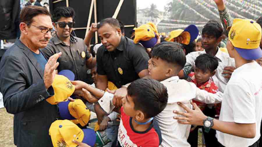 Former Indian cricketer Arun Lal was present at the carnival and was delighted to see so many children enjoying and having a great time. “Round Table India is doing a wonderful job. It is wonderful to be here and see the children having a great time,” he said.