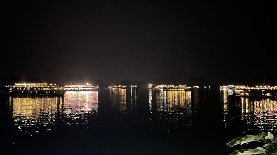 Come nightfall, the cruise ships anchor close to the bay and you can spend hours watching the twinkling lights from other cruises. Bask in the silence of calm waters and a breeze, or test your mettle at karaoke or squid fishing before retiring for the night 
