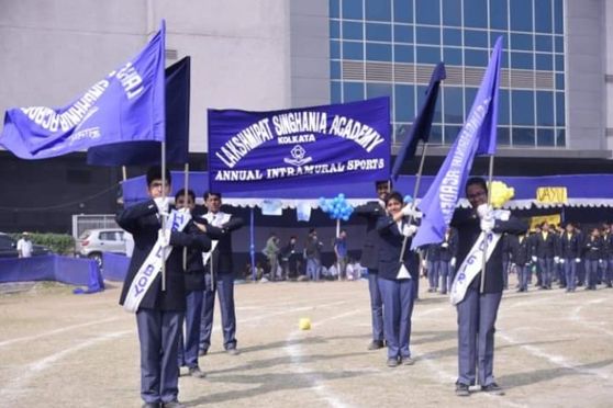 Lakshmipat Singhania Academy’s 25th Annual Intra-mural Sports was held with great fanfare on the 11th January, 2023, from 9:30 a.m at the Gitanjali Sports Stadium, Kasba. The Opening March Past was a grand display of the four houses’ synchronised moves and discipline.Various events for the children offered them a great opportunity to display their stamina on the sports field before a big gathering of parents and teachers. There were fun races for parents, ex – students and the support staff of the school too.