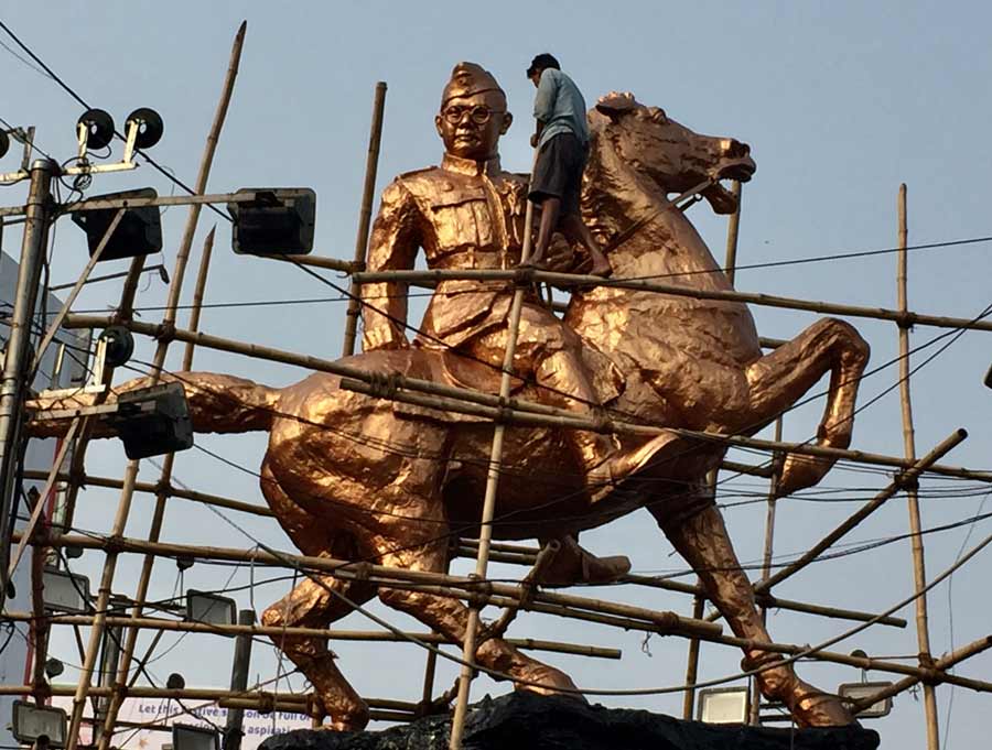 Ahead of Netaji Subhas Chandra Bose's 126th birth anniversary, Bose’s statue at the five-point crossing at Shyambazar gets a fresh coating of paint. The statue is an iconic landmark of Kolkata