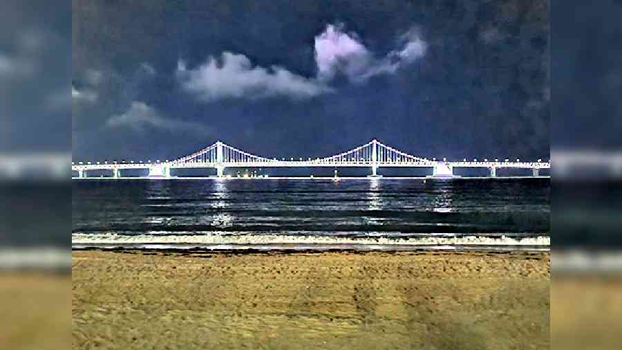 The Gwangandaego Bridge that connects Busan and Seoul