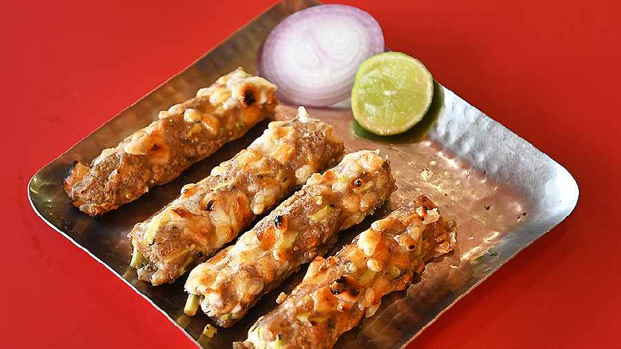 Firangi Seekh Kebab: This Seekh Kebab is endowed with a generous amount of cheese and a special ingredient — avocado. The blend of avocado and cheese in this desi preparation is a sure winner!