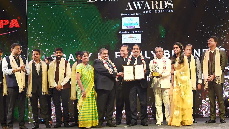 Four generations of Rupa & Company received the Legacy in Family Business Award. “First of all, we would like to thank the jury and Sanmarg for giving us this honour. We are very thankful for receiving this Legacy in Family Business Award. As in the Gita, karma means to work hard, so we will keep doing our karma for the future years.”