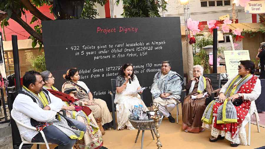 (L-R) Panel discussion with Kartik Chauhan, Shamlu Dudeja, Ahana Dey, Rashmi Chowdhary, Bappaditya Biswas, Ruby Pal Chowdhury and Anshu Modi. The discussion began with how Indian fashion took time to go global and the journey of the small craftsmen. Apart from discussing their individual journeys and experiences, the panel stressed how working with art and craft in the fashion industry is a time-consuming affair. The members also pointed out the effort that goes behind educating the customers about the world of craftsmen and how the products take shape.