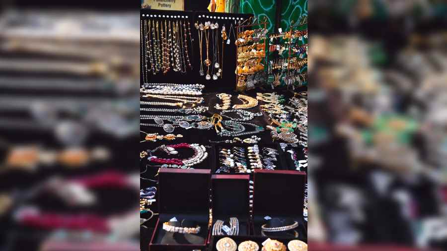 Dori by Meghna Maniar presented a variety of ornaments in pure silver, Swarovski, and polki and was a stop for all the jewellery shopping for the wedding season ahead. Rs 500 onwards