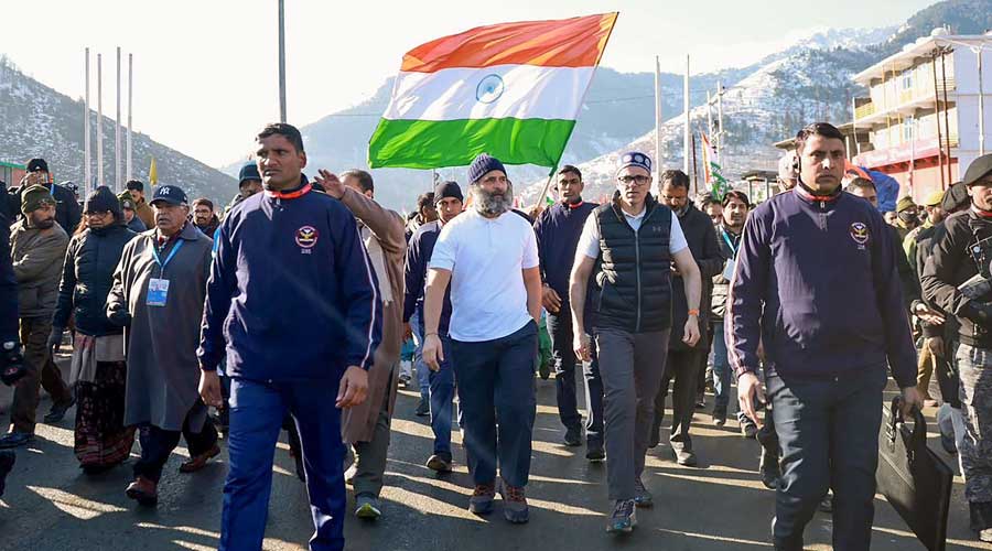 Congress leader Rahul Gandhi with J&K National Conference Vice President Omar Abdullah and others during Congress' Bharat Jodo Yatra, in Banihal.