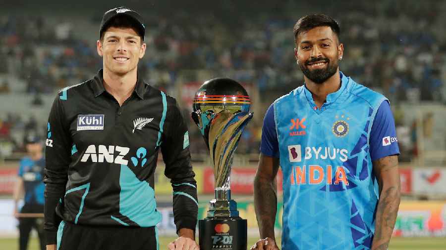 Both the Captains pose with the silverware ahead of 1st T20I in Ranchi