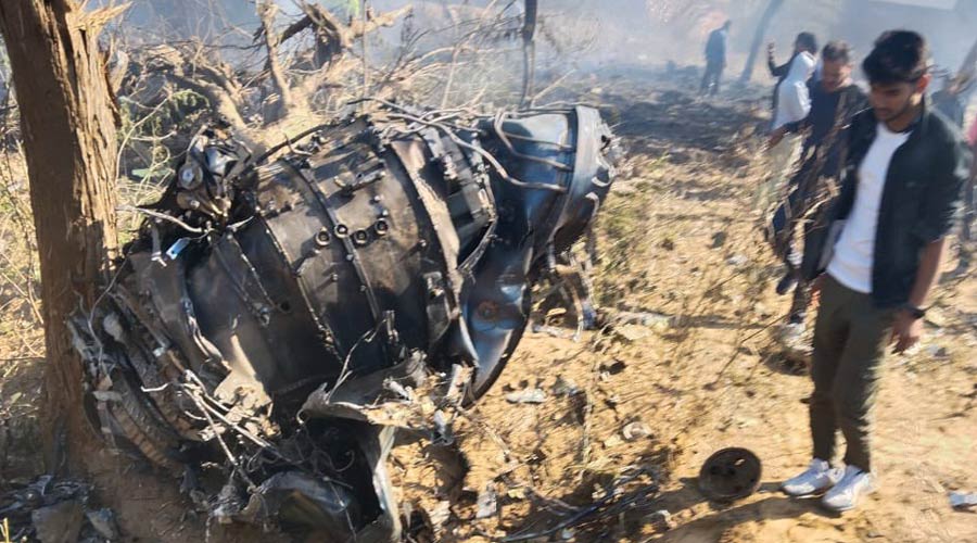 Officials said the two pilots of the Sukhoi-30MKI aircraft ejected safely while the pilot of the Mirage-2000 lost his life.