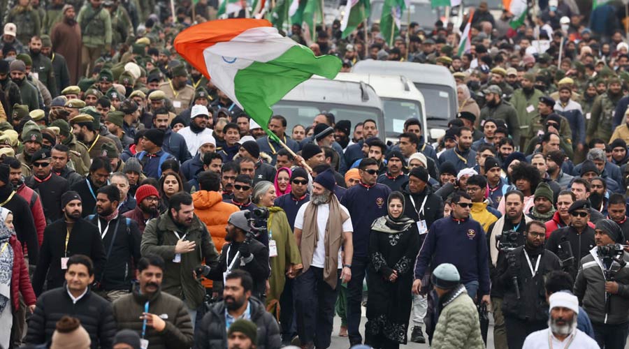 As Rahul Gandhi started walking, he was joined by PDP chief Mehbooba Mufti, her daughter Iltija Mufti and her mother Gulshan Nazir, as well as a large number of Congress and PDP workers as the march traversed through Awantipora.