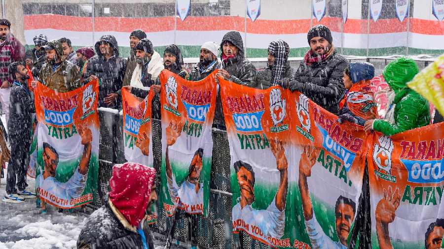 Congress supporters during a public rally. Besides Congress president Mallikarjun Karge and party general secretary Priyanka Gandhi Vadra, the Wayanad Lok Sabha MP was also joined by leaders from DMK, JMM, BSP, NC, PDP, CPI, RSP, VCK and IUML. Supporters at Sher-e-Kashmir stadium for Congress' rally, in Srinagar.