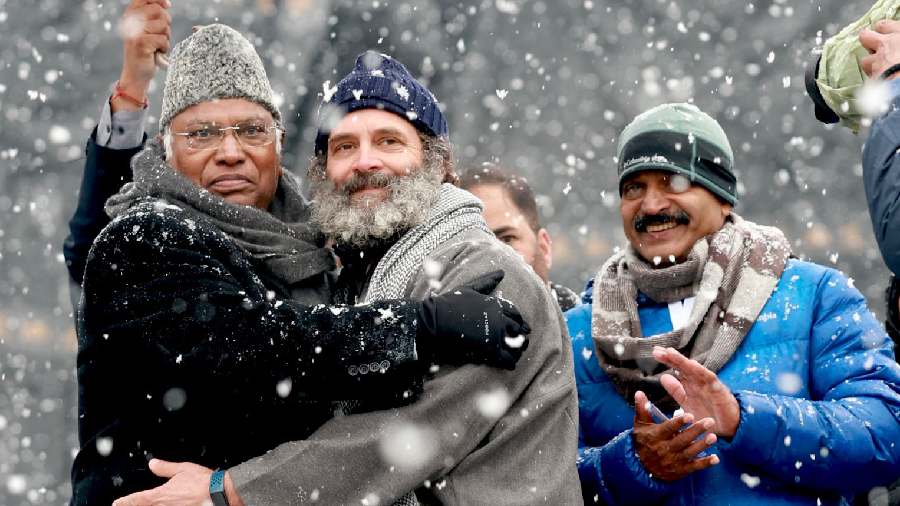 Congress President Mallikarjun Kharge with Rahul Gandhi and Priyanka Gandhi during rally. With the rally, the curtains have come down on the yatra that traversed a dozen states and two Union territories in nearly five months after its launch on September 7 last year in Kanyakumari.
