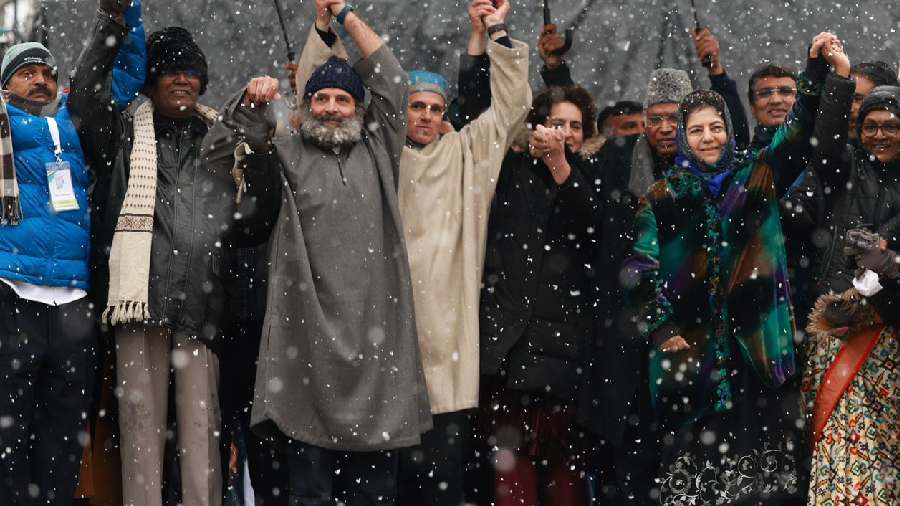 The Congress rally was held at the Sher-e-Kashmir Cricket Stadium amid tight security and heavy snowfall. Congress President Mallikarjun Kharge with party leaders Rahul Gandhi and Priyanka Gandhi Vadra, PDP chief Mehbooba Mufti, J&K National Conference Vice President Omar Abdullah and others during a public rally at the end of the Congress' yatra. 