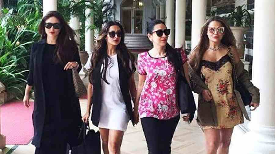 Kareena (left) with her girl gang comprising Malaika Arora, Karisma Kapoor and Amrita Arora