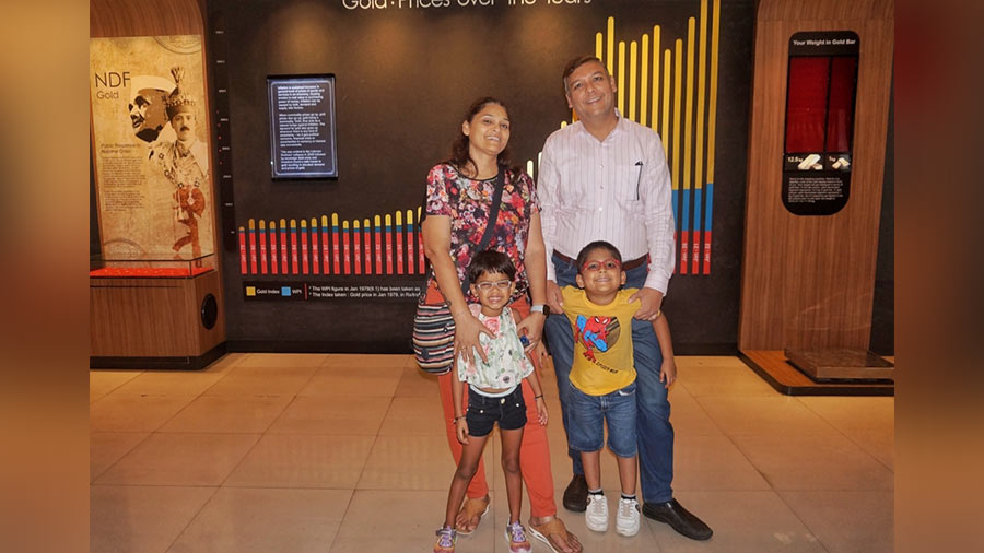 Vivek and Sarita Phumra with Eva and Ekansh