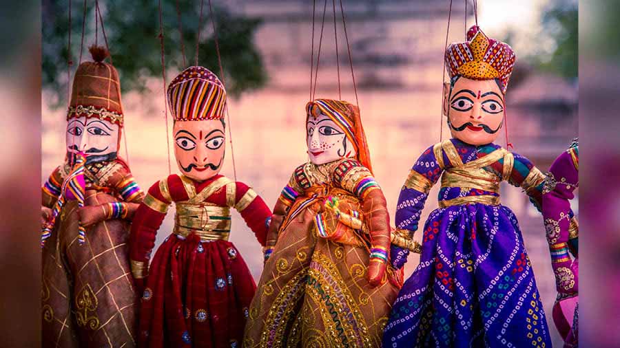 write a short essay about puppetry in india