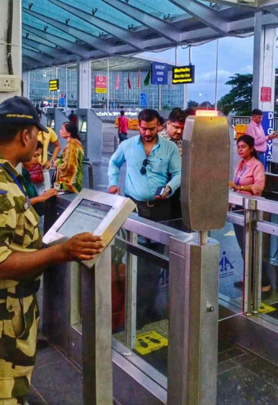 The DigiYatra facility is now available at the Netaji Subhash Chandra Bose International Airport in Kolkata. The facility will be operational at the check-in points in the airport and will enable paperless and contactless travel by using a facial recognition system (FRS) to verify the identity of air passengers linked to their boarding passes  