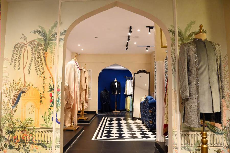 Baraat overlooking The Ballroom is divided by a clean arch, signature to royal palaces of Rajasthan