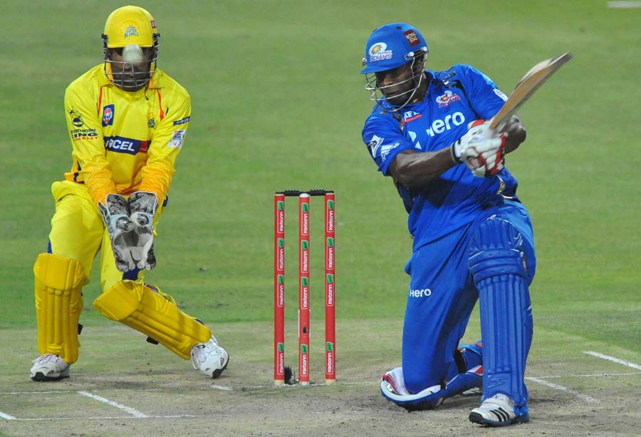 Distracting and dismissing Pollard: CSK seemed set to lose out on the 2010 IPL trophy with Kieron Pollard going berserk for the Mumbai Indians in the final. That is until Dhoni had a bizarre idea. Why not position Matthew Hayden in a straightish mid-off, right behind the bowler?! The unconventional plan put Pollard off as he flat-batted the ball right into Hayden’s grateful hands. Dhoni’s magic had done the trick yet again, with MI bidding adieu to glory and CSK going on to claim their maiden IPL championship