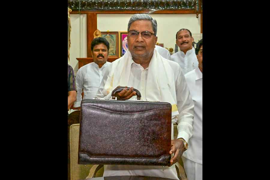 Karnataka | Presenting A Record 14th Budget, Karnataka CM Siddaramaiah ...