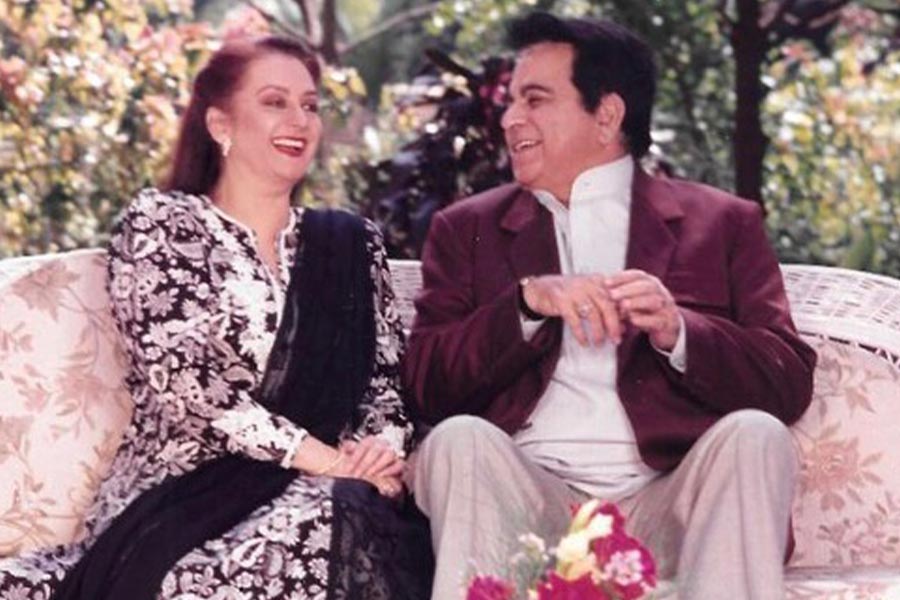 Saira Banu | Saira Banu on her 57th wedding anniversary with Dilip ...