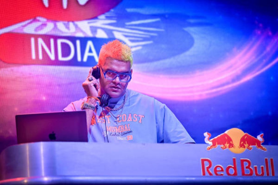 DJ Spindoctor aka Sanjay Meriya belted out groovy tunes for the dancers to battle on