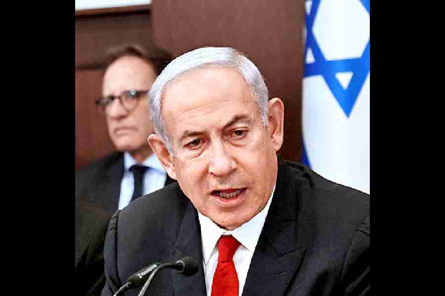 Israeli Prime Minister Benjamin Netanyahu And Leading Opposition Figure ...