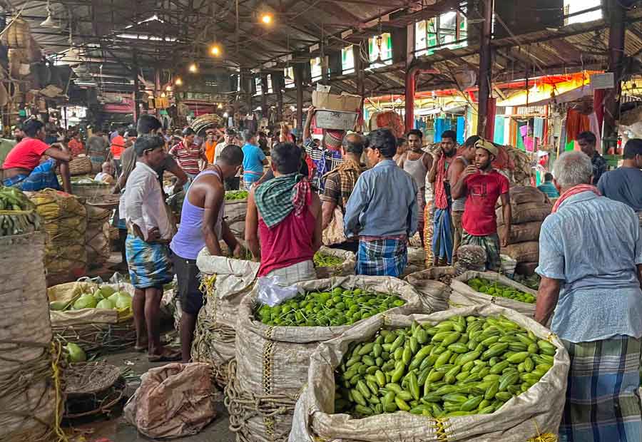 Kolay market in Sealdah was back in business on Wednesday after the panchayat elections on Saturday. Most traders and their associates had returned to their village homes to exercise their franchise for the rural polls