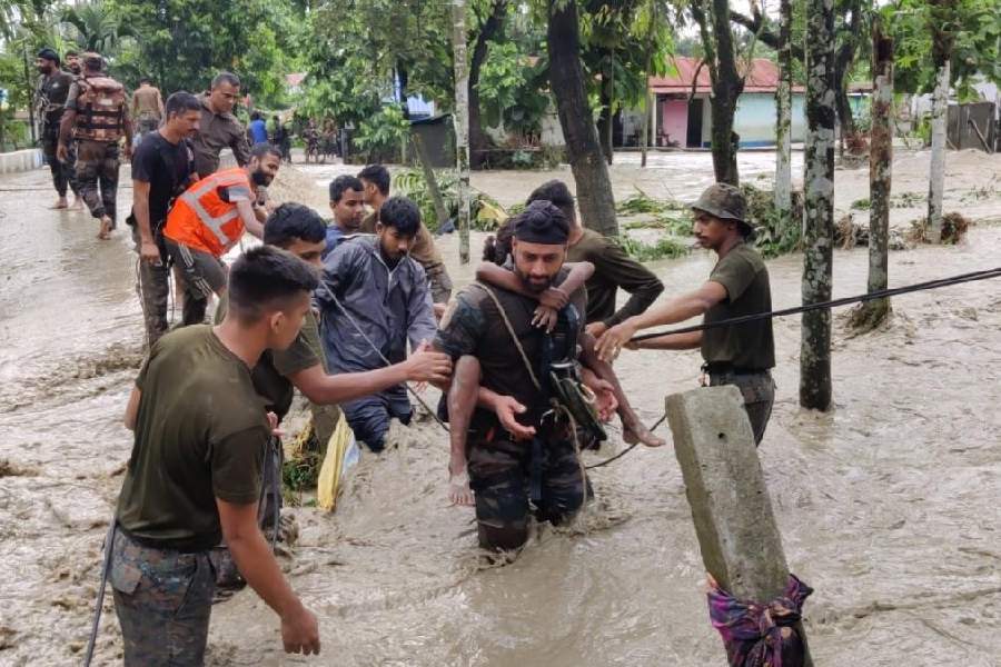 Floods | Heavy rainfall leads to flash floods in parts of Jalpaiguri ...