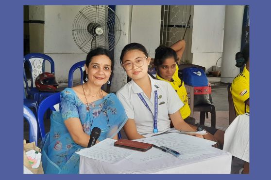 The final day commentary by Mita Ganguly, Sr Teacher of LMG (left) and Kaitlyn Liu, Class 11 student of LMG (right) kept the audience well informed
