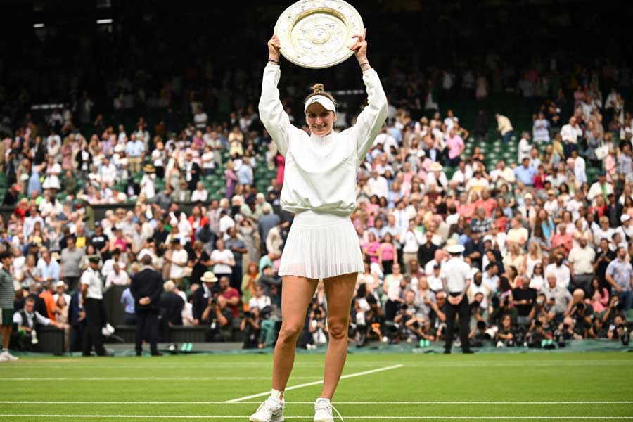 Marketa Vondrousova wins Wimbledon women's final for 1st Grand Slam title