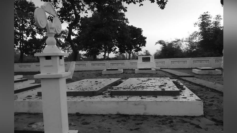 The inside of the Malegarh War Memorial: somewhere here rests a martyr who was said to be known only as Aryaan. No surname, no family name